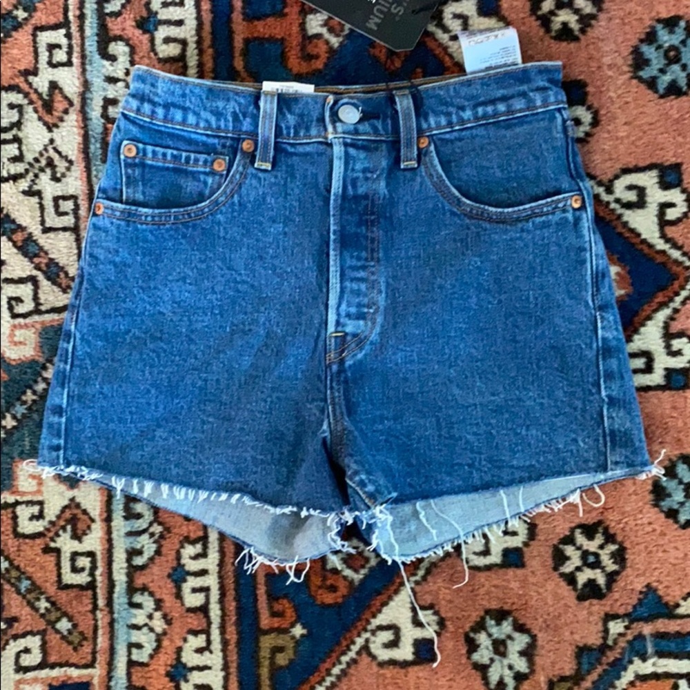 Levi’s Ribcage Shorts